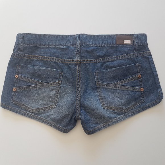 ⭐Billabong Low Rise Jean Shorts Size 7 - Picture 2 of 8